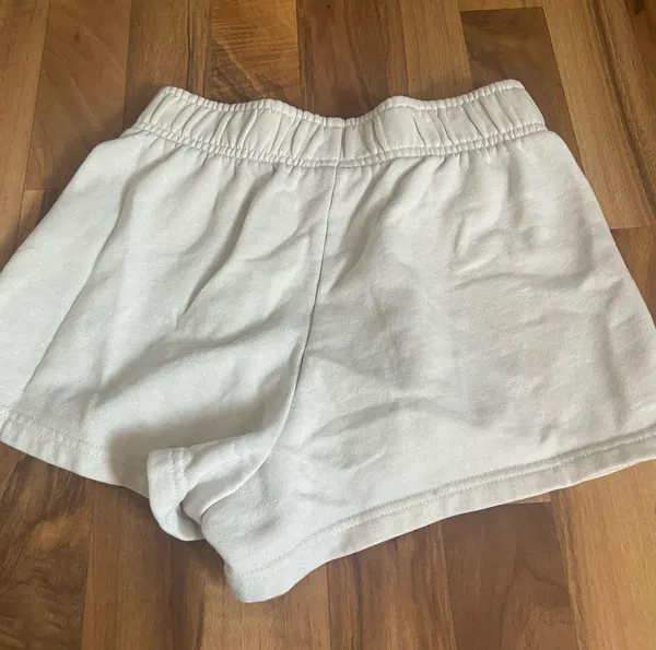 North Face white sweatshorts - Image 3