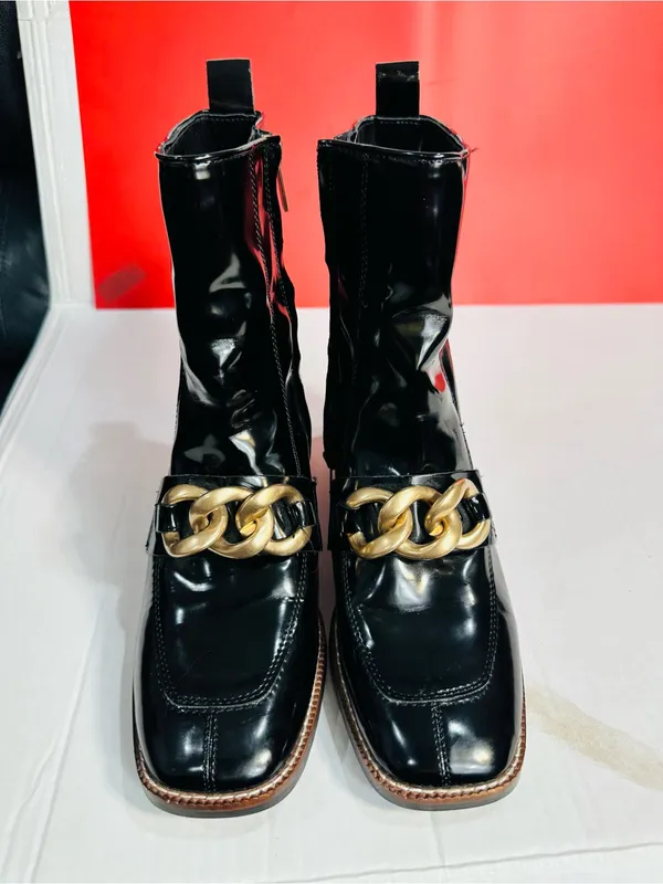 Steve Madden Black Patent Leather Ankle Boots with Gold Chain - Image 8