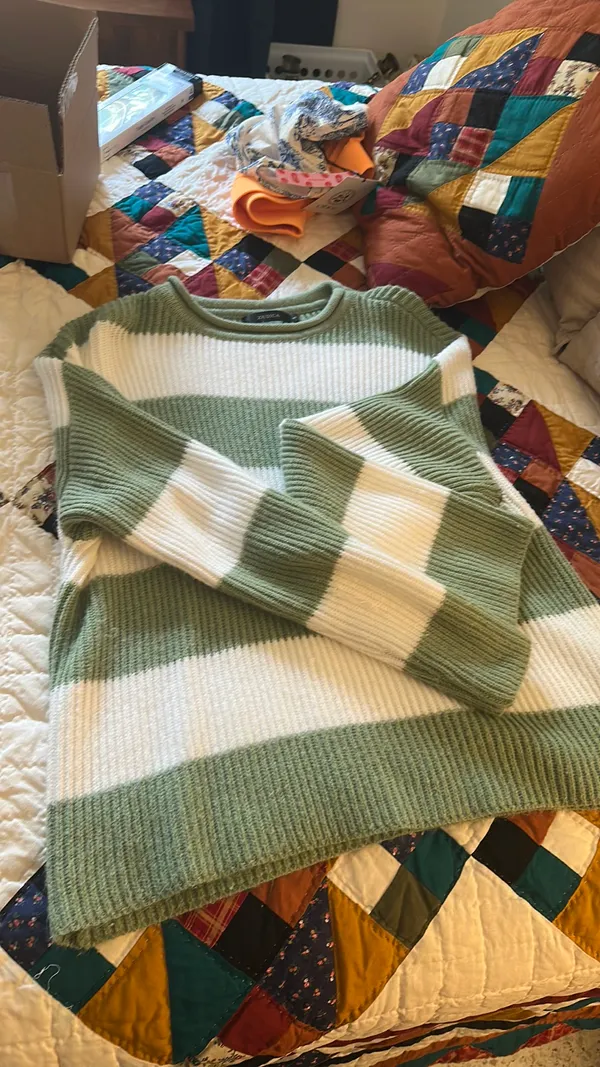Green and white striped oversized sweater - Image 3
