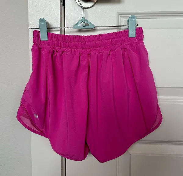 Lululemon Sonic Pink Hotty Hot 2.5" Low-Rise Shorts - Image 3