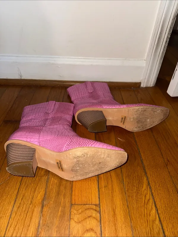 Pink Croc - Image 4