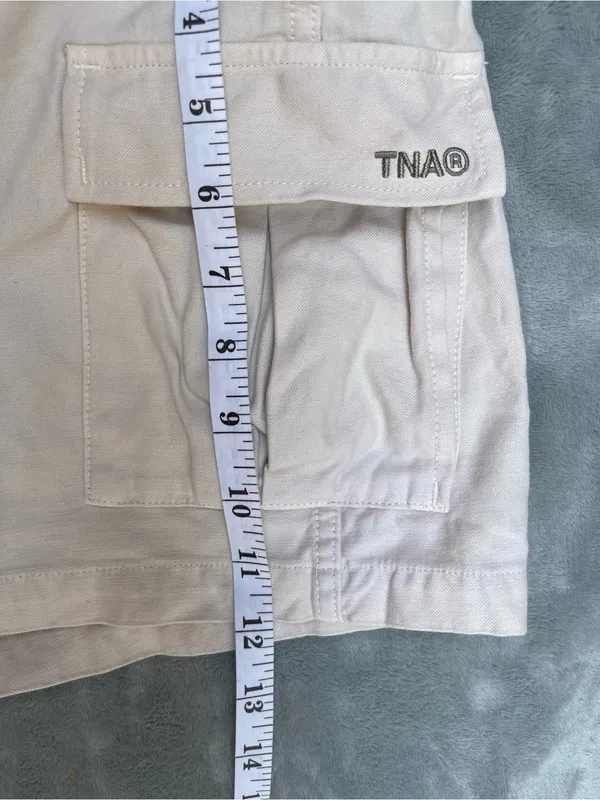 Aritzia TNA Supply Cargo Shorts Gd Birch summer hiking casual minimalist size 2 - Image 12