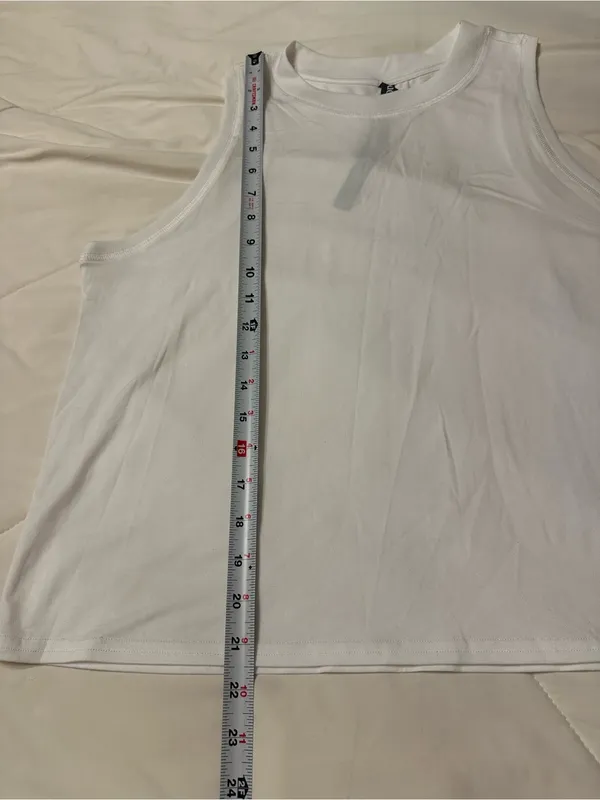 Vuori Energy Top - Classic White Sleeveless Tank Top - Size XL - Image 10