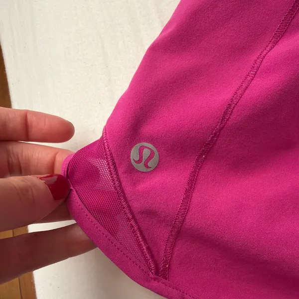 Lululemon Shorts Hotty Hot 2.5" - Image 3