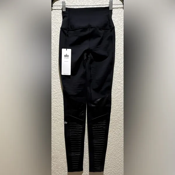 NWT Alo Yoga High Waist Moto Leggings Black Black Glossy Size XS - Image 4
