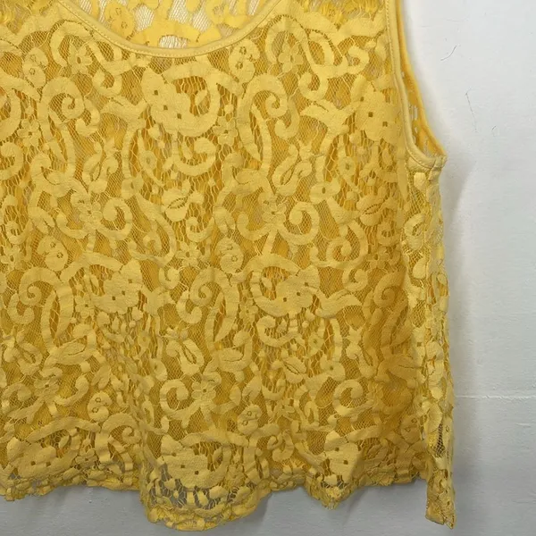 Forever 21 Y2K Lace Crop Yellow Top Floral design Medium - Image 3