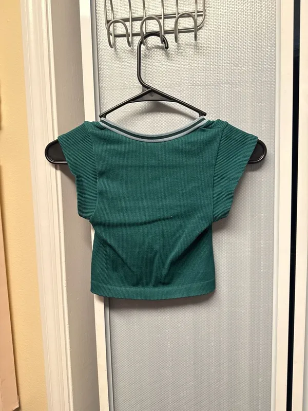 Out From Under Go For Gold Seamless Teal Ribbed Crop Top XS/S - Image 3