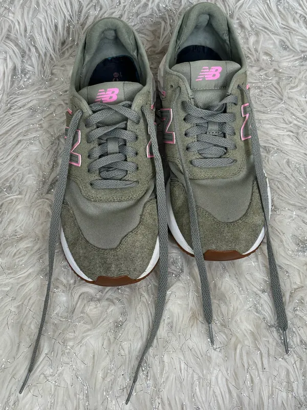 New Balance Women's Olive Green/Sneakers with Pink Details Size 9 - Image 10
