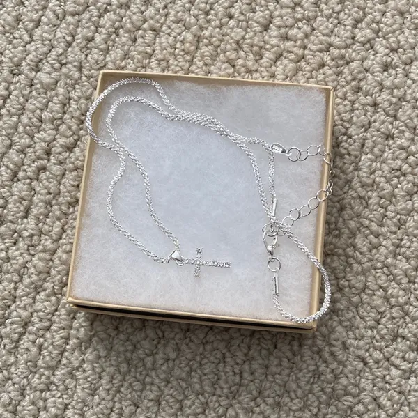 NEW Cubic Zirconia Pave Silver Cross Pendant Necklace 18” Length NIB - Image 4