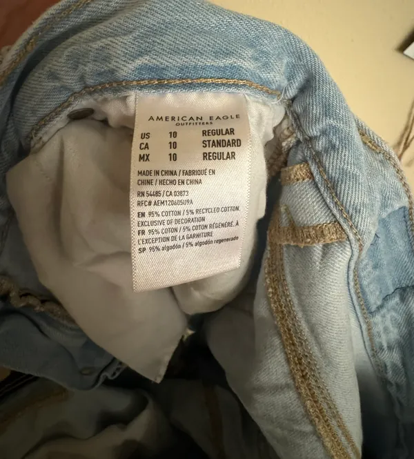 American Eagle Mom Straight Jeans - Image 5