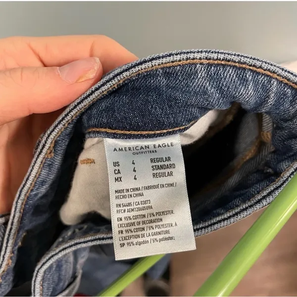 American Eagle Outfitters Light Blue Ripped Straight Leg Jeans high rise mom 4R - Image 9