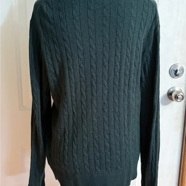 Abercrombie & Fitch Dark Green Cable Knit Sweater size Medium. - Image 5