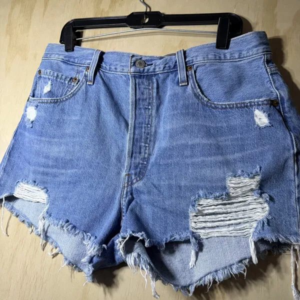 Levi’s 501 Women’s Denim Cut Off Shorts W33 Distressed Frayed Hem Blue‎ - Image 2