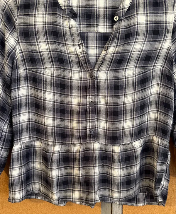 Abercrombie & Fitch Blk/White Plaid Babydoll Top Medium Soft Thin Flannel Peplum - Image 8