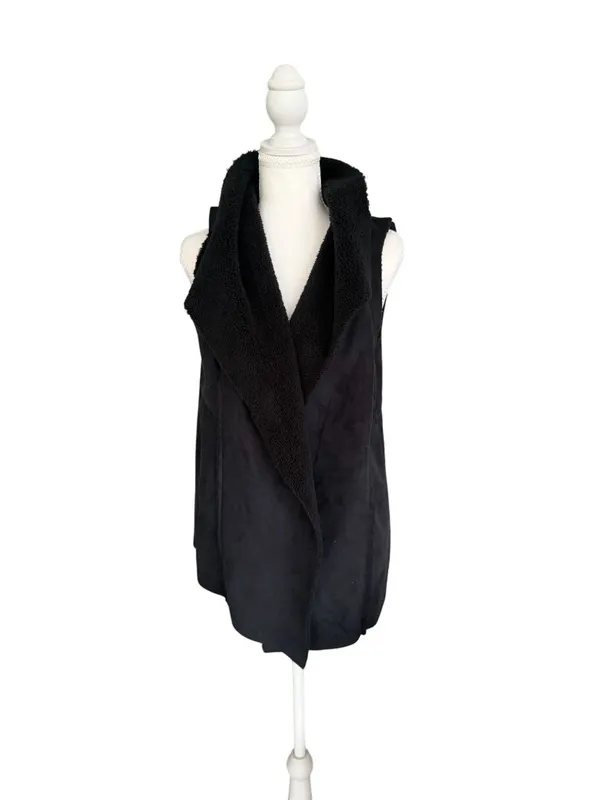 SUSINA Black Faux Suede Vest Size Medium NEW NWT - Image 4