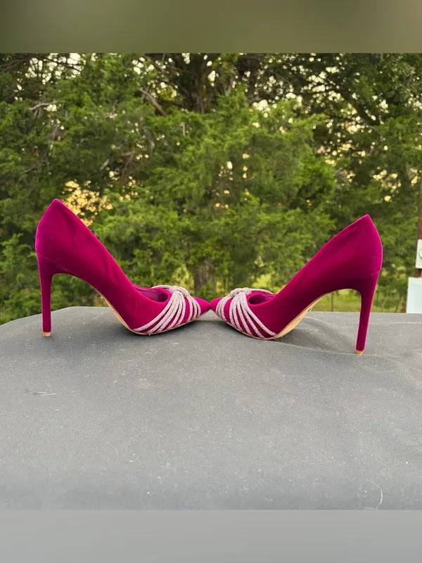 Vince Camuto Faine Magenta Velvet Rhinestone Bow Pointed Toe Pumps Heels Shoes 8 - Image 9