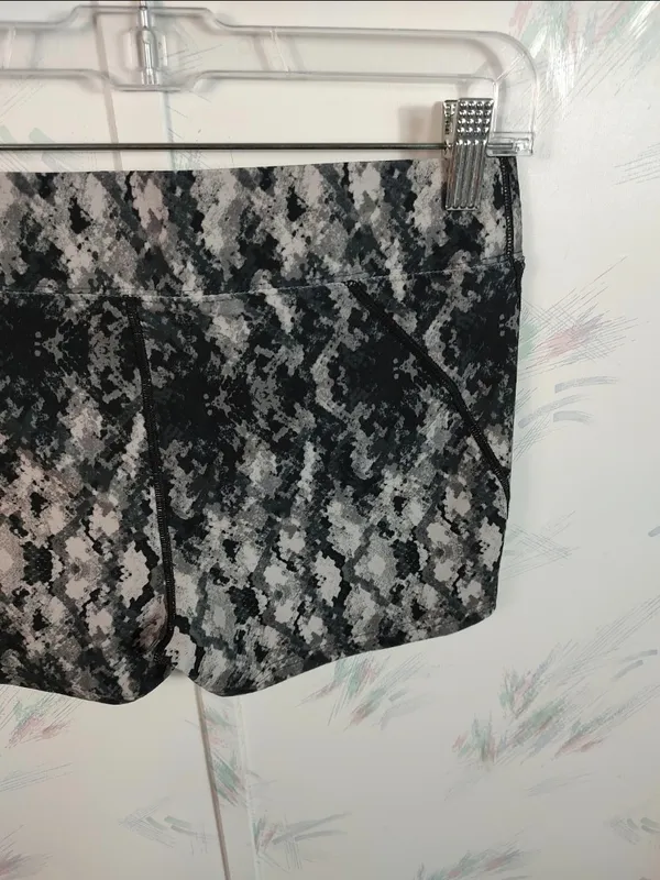 Reebok Snakeskin Compression Shorts - Image 6