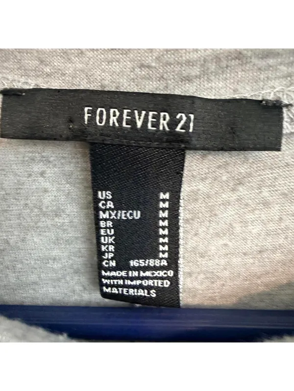Forever 21 Women's Medium Detail Crop Top - Image 4