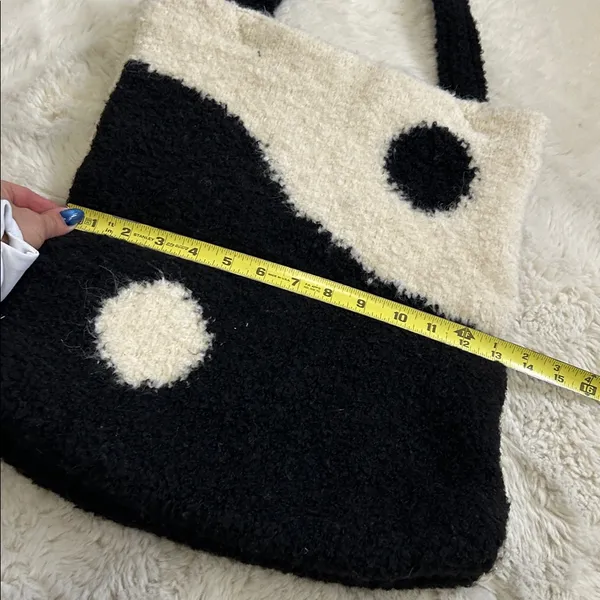 Free People Yin Yang Sweater Tote Bag - Image 8