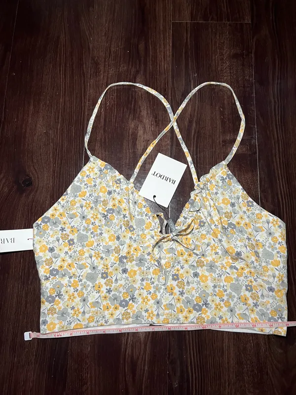 NWT Bardot Revolve Floral Cami Crop Top Size Small - Image 5
