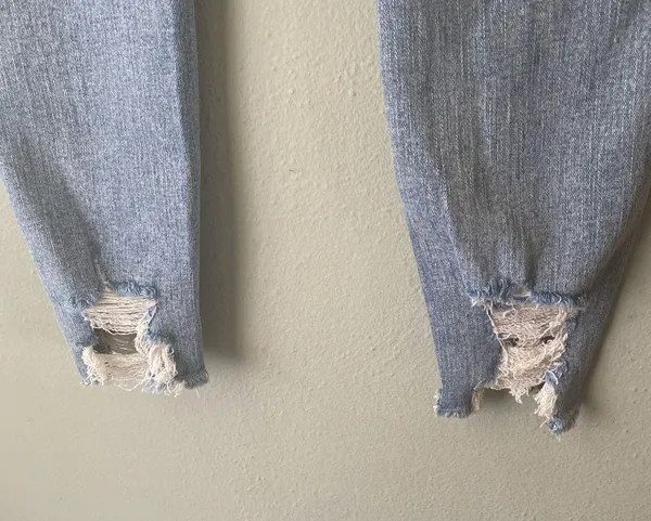American Eagle Ripped Jeans - Image 3