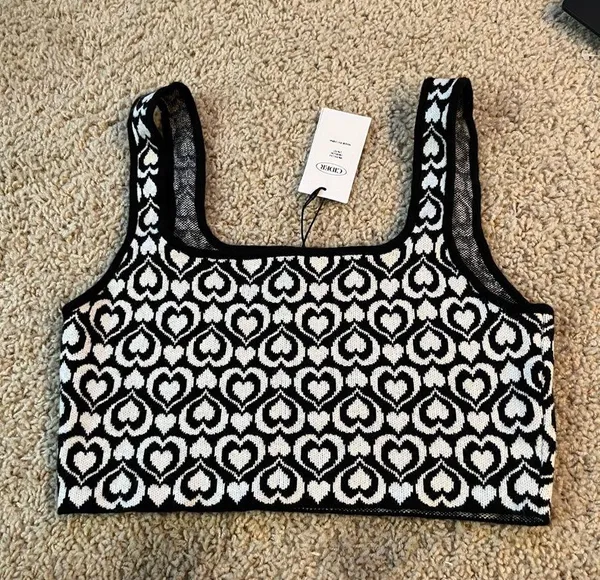 Cider Black and white heart patterned crop sleeveless top never worn - Image 2