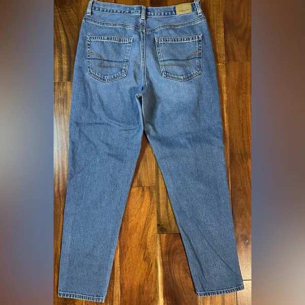 American Eagle Outfitters Mom Jeans - Image 4