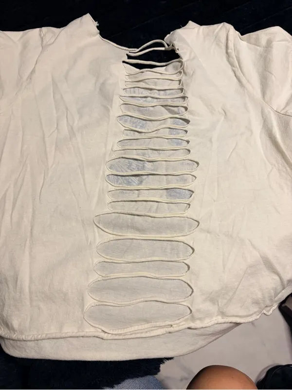 White Tee with Blue Sea Shells Graphic - Image 5