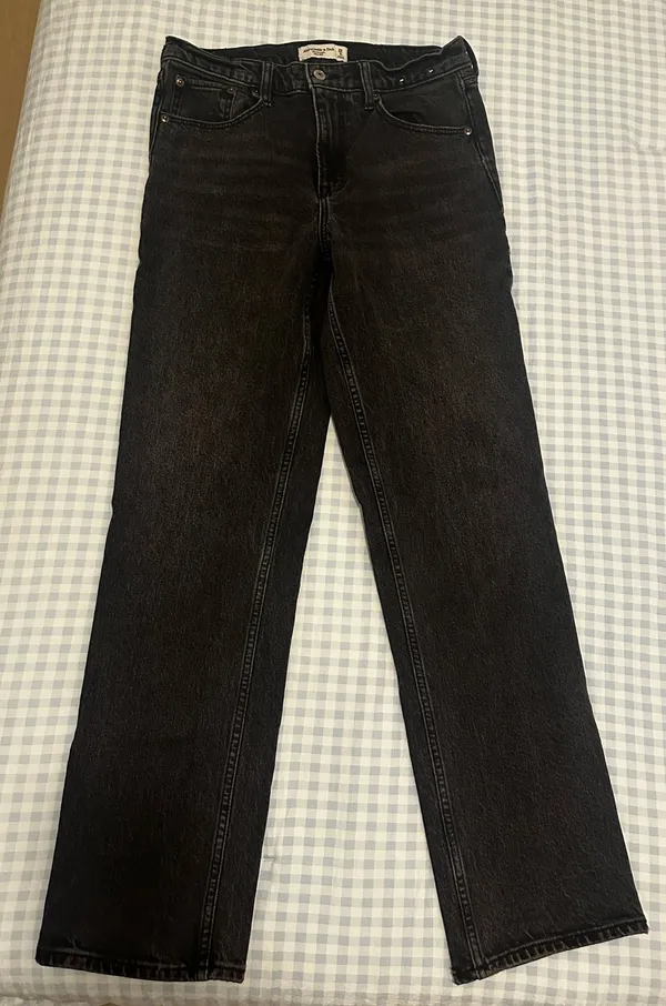 Abercrombie Mid-Rise 90s Straight Jeans - Image 4