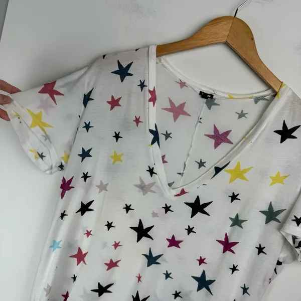 Monrow Womens Vneck Colorful Star Print Tshirt Sz Large Cotton - Image 4