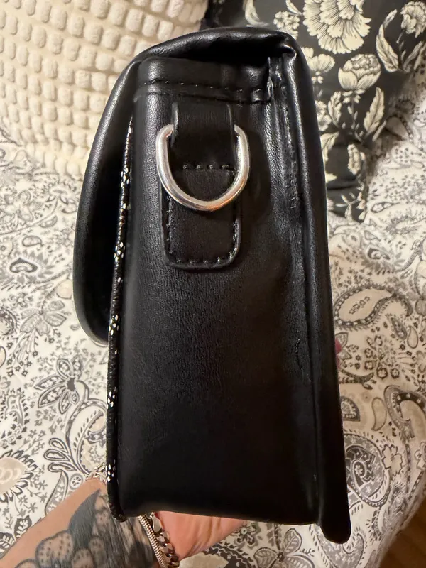 Black chevron crossbody bag - Image 3