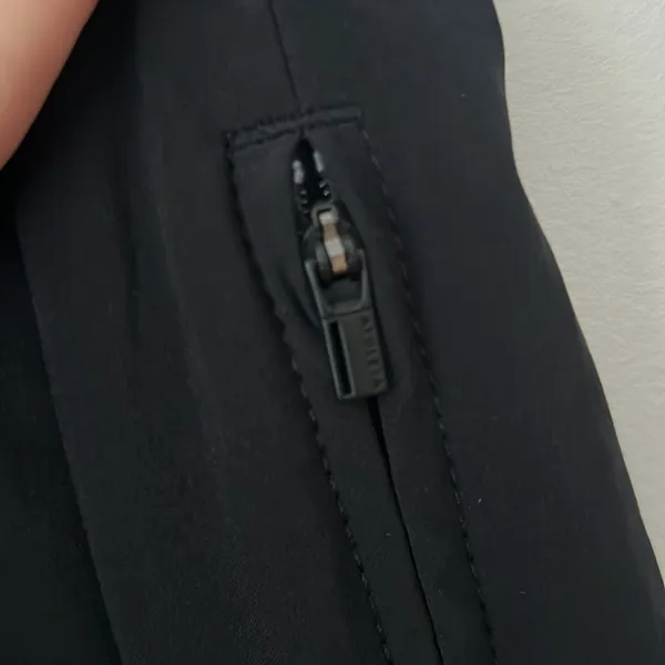 Athleta Savannah Bermuda Size Small Black - Image 4