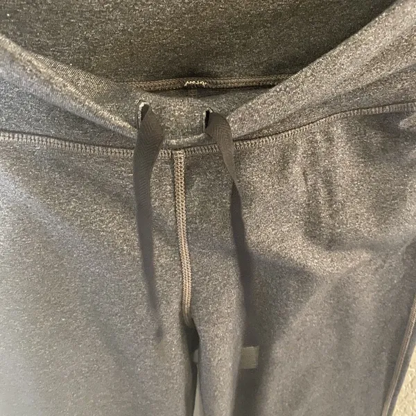Womens Lululemon straight cut‎ grey drawstring pants with drawstring cuffs Sz XS - Image 3