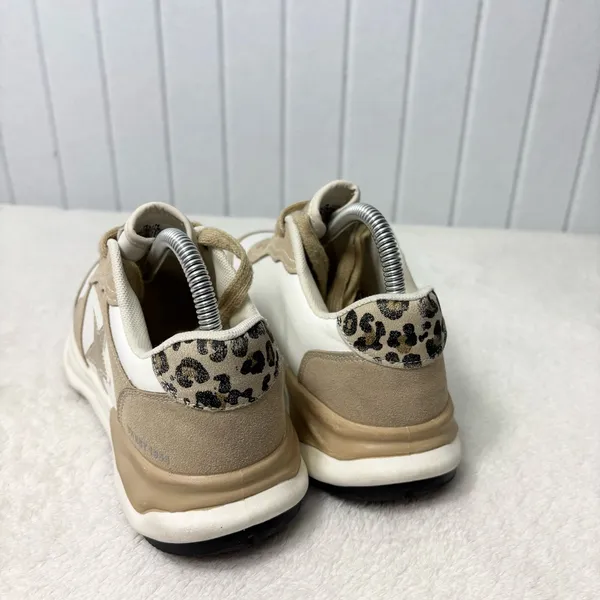 Vintage Havana Beige and White‎ Star Sneakers size 8.5 - Image 4