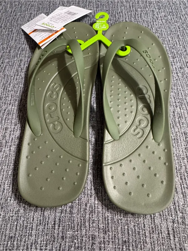 CROCS Gender Inclusive Flip Flop Sandals - Image 6