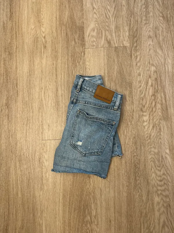 Aritzia denim forum shorts - Image 3