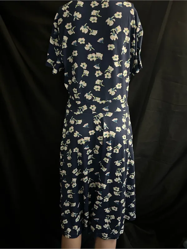 MS Basic Women's Navy & White Floral Wrap Dress LG - Image 2