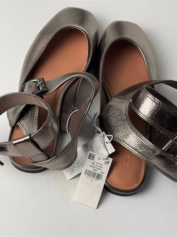 Old Navy Metallic Mary Jane Ankle Wrap StrapLow Heel Ballet Flats Size 7 - Image 3