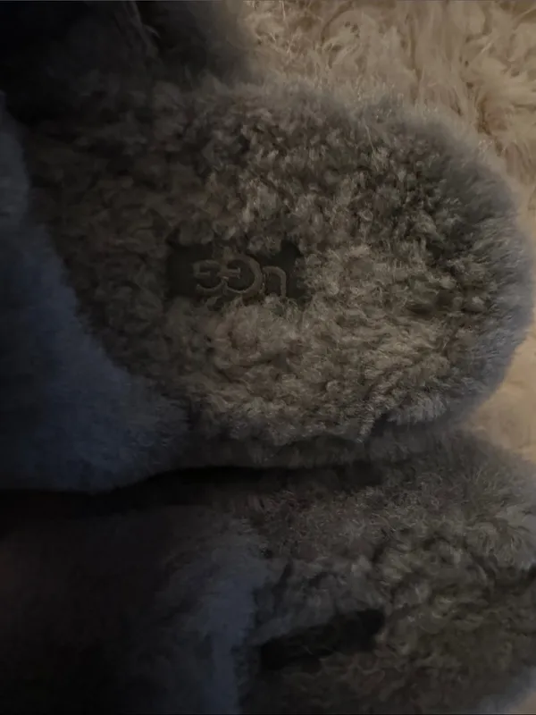 UGG yeah slipper Gray Double-Strap Shearling Slide Sandals - Image 6