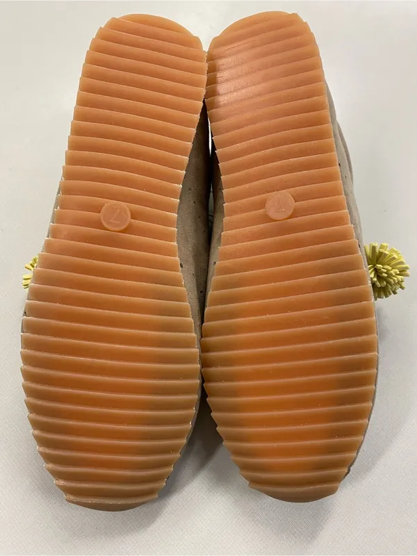 Universal Threads JoJo Beige Suede Pom Pom Sneakers Women’s Size 7 Casual Lace Up - Image 3