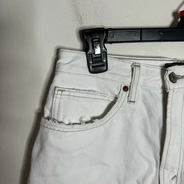 Abercrombie & Fitch white rigid denim distressed natural rise shorts size 27 - Image 3