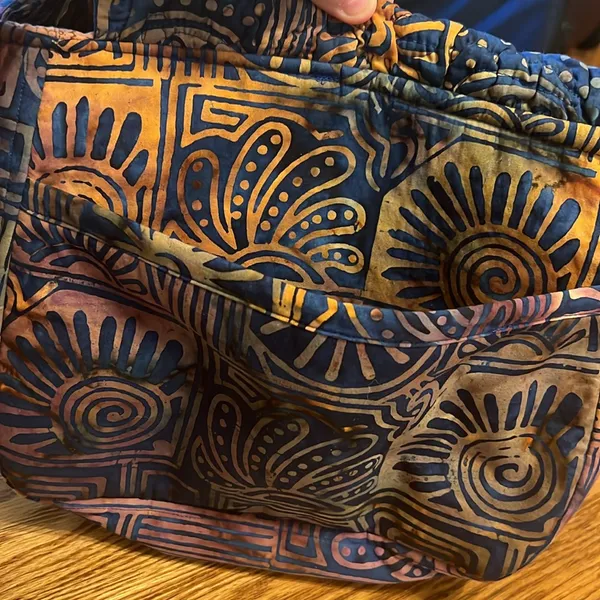 Quilted Shoulder bag hand crafted quilt pattern snap closure Blue - Image 7