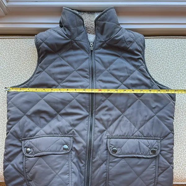 NWOT Thread & Supply “that cozy life” reversible, gray & plaid vest size M - Image 11