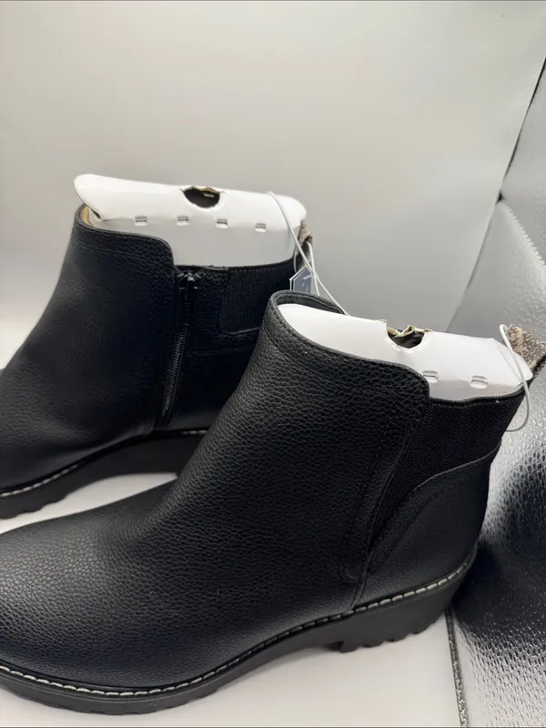 Universal Thread NWT Taci Chelsea Ankle Boots Jet Black Lug Sole Booties 9.5 - Image 6