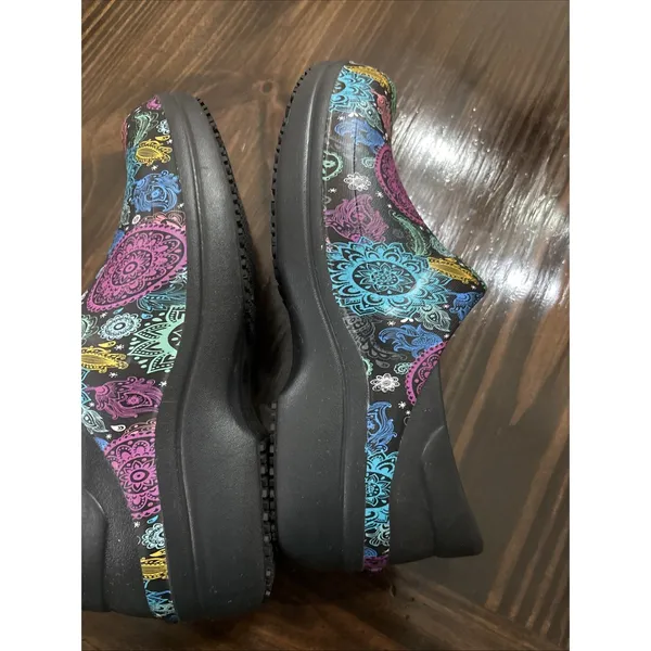 Crocs Clogs Womens Neria Pro II Paisley Mandala Multicolor Nursing Shoes Size 8 - Image 7