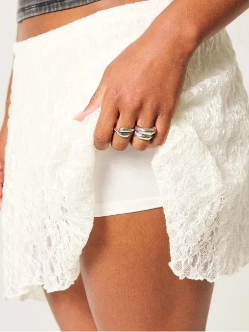 NWOT Hollister Lace Mini Skirt in White - Image 2