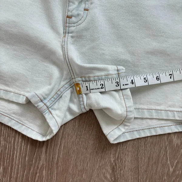 Vintage Tommy Hilfiger Shorts Womens 8/10 Light Wash Denim Classic 90s Beach USA - Image 4