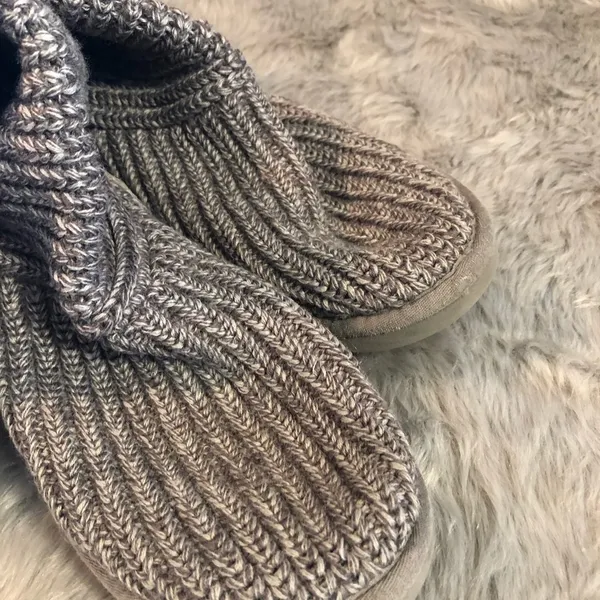 Knit button style ugg boots - Image 2