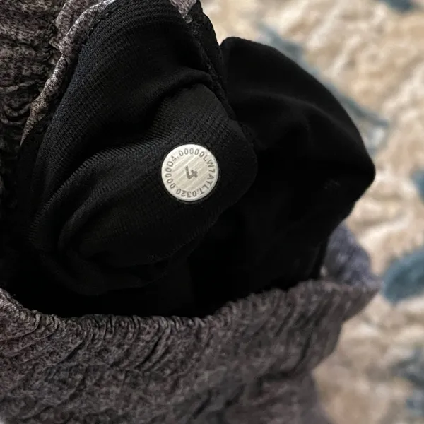 Lululemon Hotty Hot Short II Long 4" Heather Lux Multi Black - Image 7