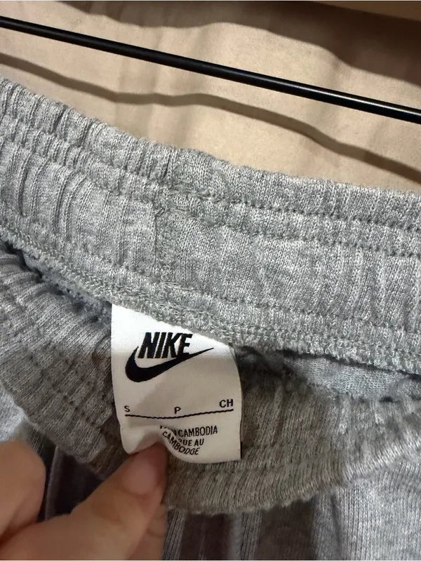 Nike pants - Image 2
